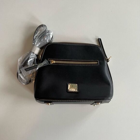 Unbranded Handbags - NWOT Unbranded Womens Black Crossbody Purse